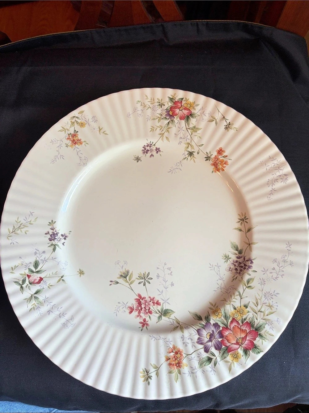 Mikasa Park Lane SET of 2 Floral Dinner Plates Cream/Multicolor set B